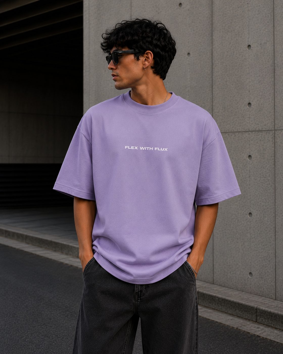 LAVENDER FLEX WITH FLUX oversized tee detail